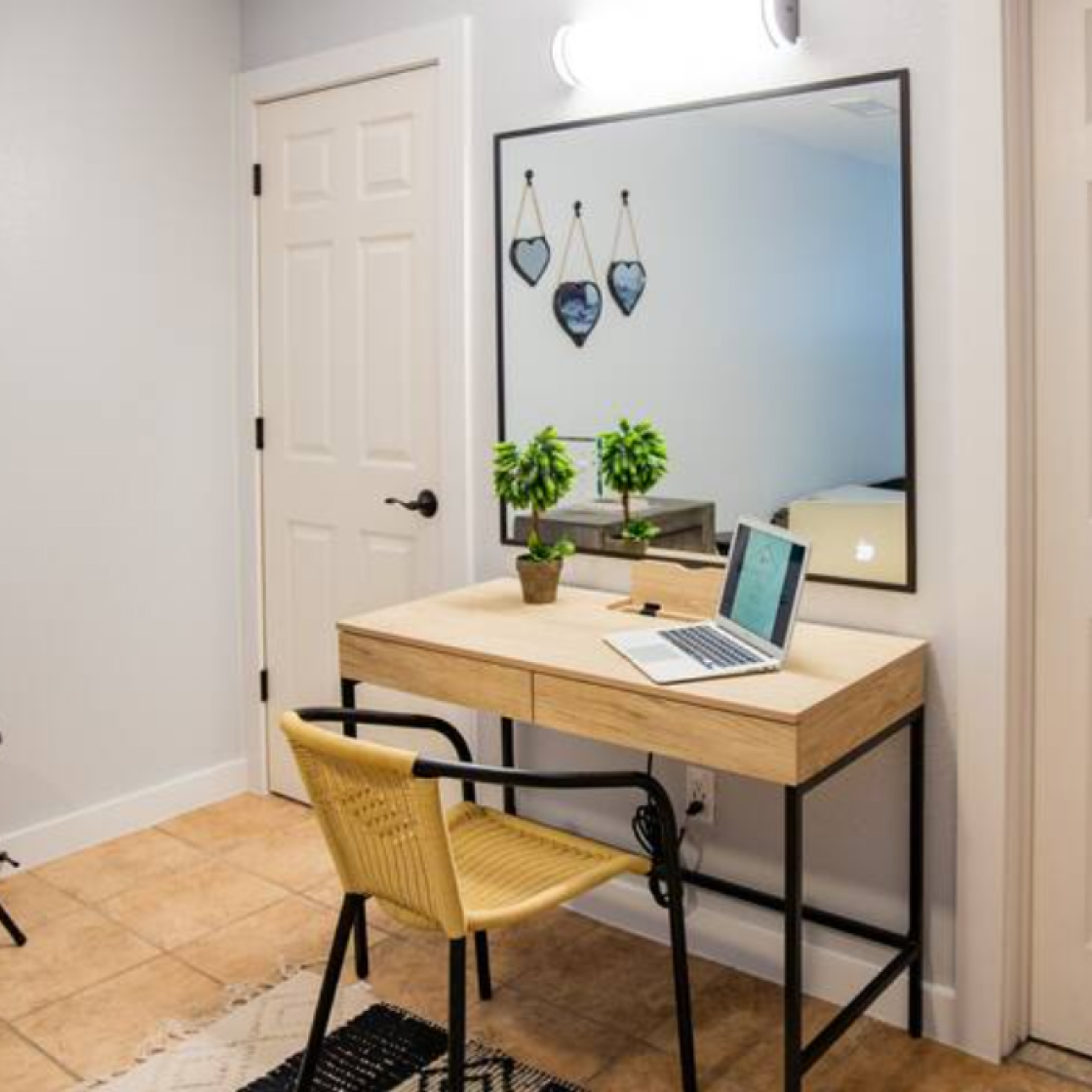 Modern-Staycation-home03